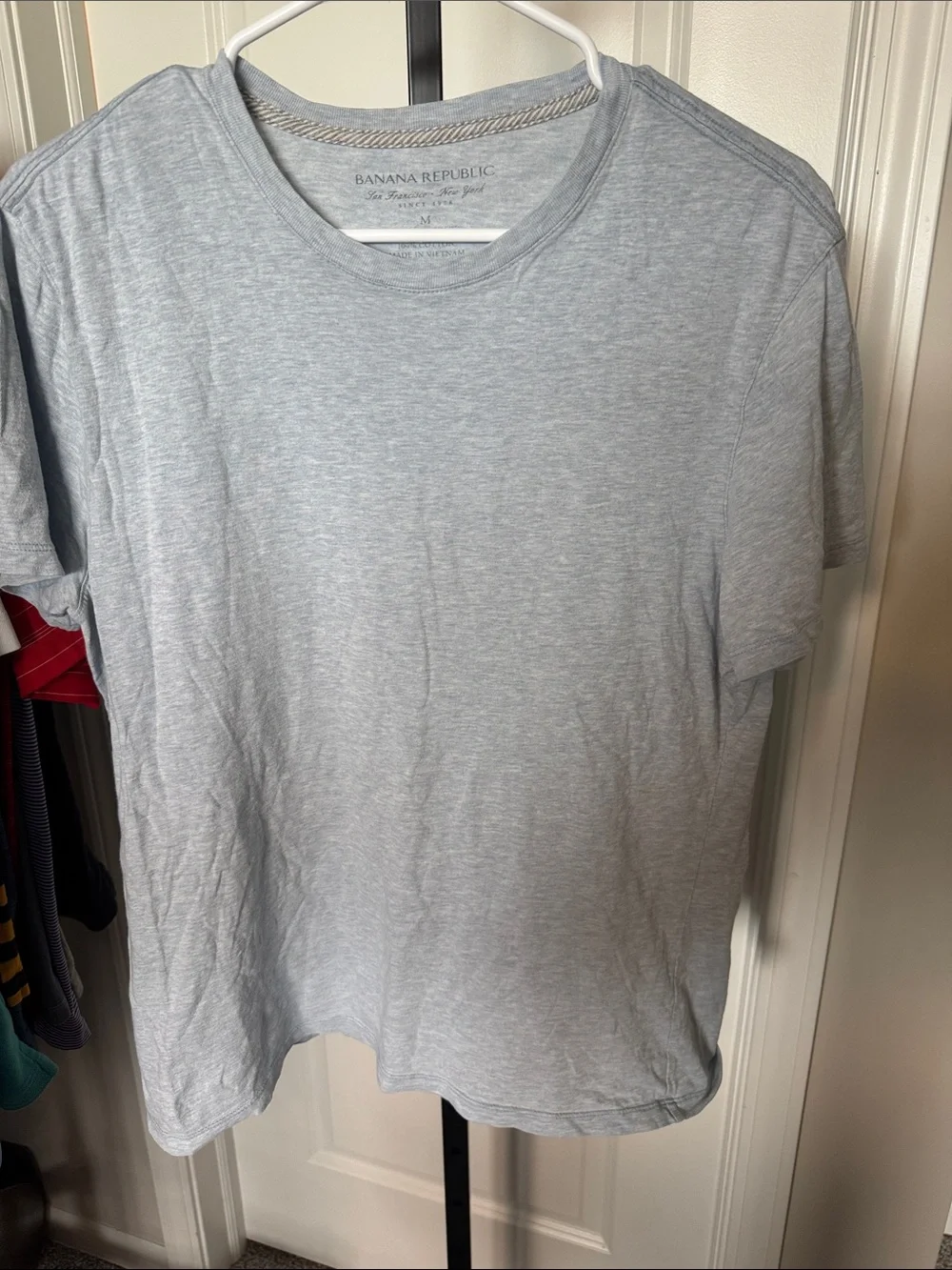 Banana Republic Men’s Light Gray Short Sleeve Crew Tee